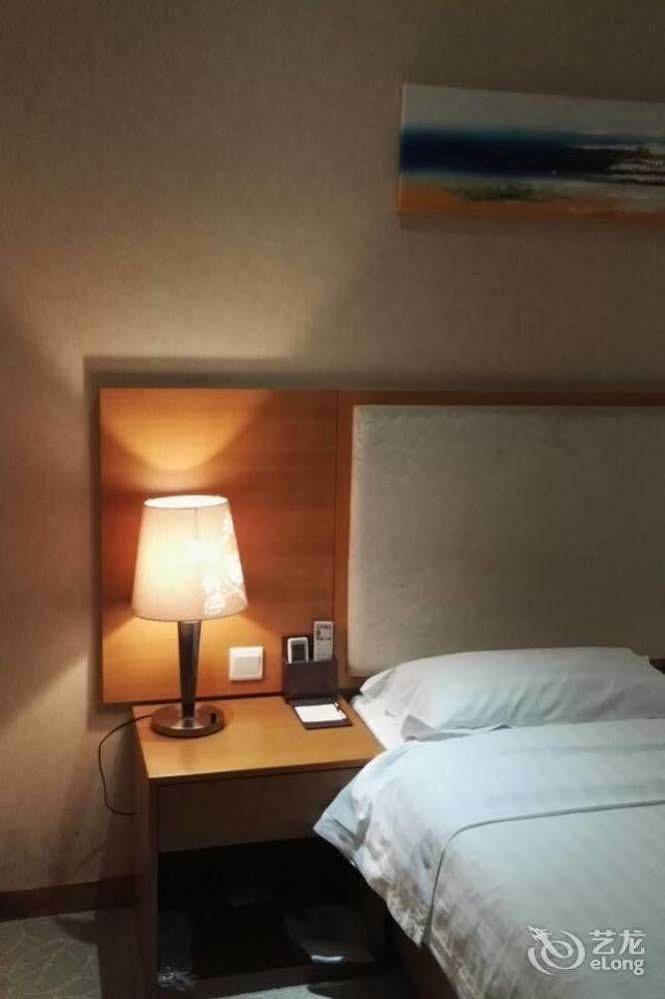 Shenzhen Huamao Aviatic Hotel Exterior photo